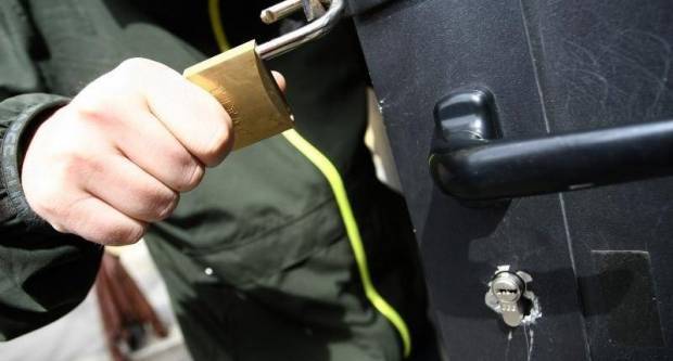Teška krađa u Rešetarima, ukrao nekoliko desetaka tisuća kuna Teška krađa u Rešetarima, ukrao nekoliko desetaka tisuća kuna
