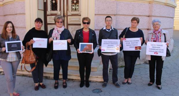 Forum žena SDP-a Požega dao podršku žrtvama nasilja i prosvjedu „Pravda za djevojčice“ Forum žena SDP-a Požega dao podršku žrtvama nasilja i prosvjedu „Pravda za djevojčice“