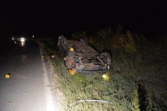Izgubio nadzor, sletio s ceste i okrenuo Renault na krov Izgubio nadzor, sletio s ceste i okrenuo Renault na krov