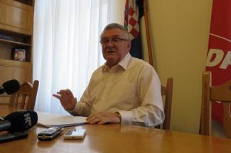 Ronko Neferovića nazvao drvosječom: ¨Izlagao se do bola. Bit će interesantno gledati rasplet¨ Ronko Neferovića nazvao drvosječom: ¨Izlagao se do bola. Bit će interesantno gledati rasplet¨