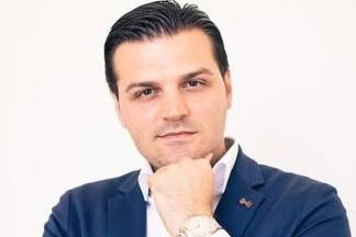 ¨Mladi predsjednik HDSSB-A koji je završio studij elektrotehnike s prosjekom ocjena 5,00 i Rektorovom nagradom” ¨Mladi predsjednik HDSSB-A koji je završio studij elektrotehnike s prosjekom ocjena 5,00 i Rektorovom nagradom”
