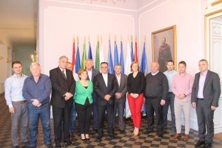 Župan Tomašević održao sastanak koordinacije sa gradonačelnicima i načelnicima Župan Tomašević održao sastanak koordinacije sa gradonačelnicima i načelnicima