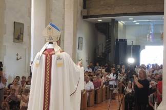 Na Veliku Gospu obitelji Požeške biskupije s brojnom djecom hodočastile u Voćin Na Veliku Gospu obitelji Požeške biskupije s brojnom djecom hodočastile u Voćin