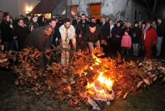 Požeški pravoslavci proslavili Badnjak (foto) Požeški pravoslavci proslavili Badnjak (foto)
