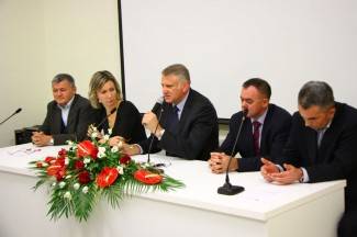 Političari se obvezali: ¨Pomoći ćemo mladima¨ Političari se obvezali: ¨Pomoći ćemo mladima¨