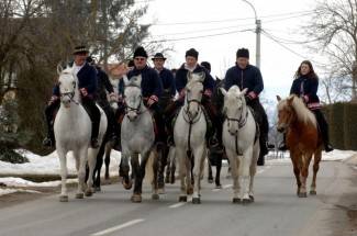 Zagrađe: Tradicija pokladnog jahanja Zagrađe: Tradicija pokladnog jahanja
