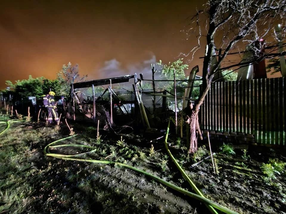Pune ruke posla za požeške vatrogasce: Nakon poplava, odjurili gasiti požar u Frankopanskoj ulici