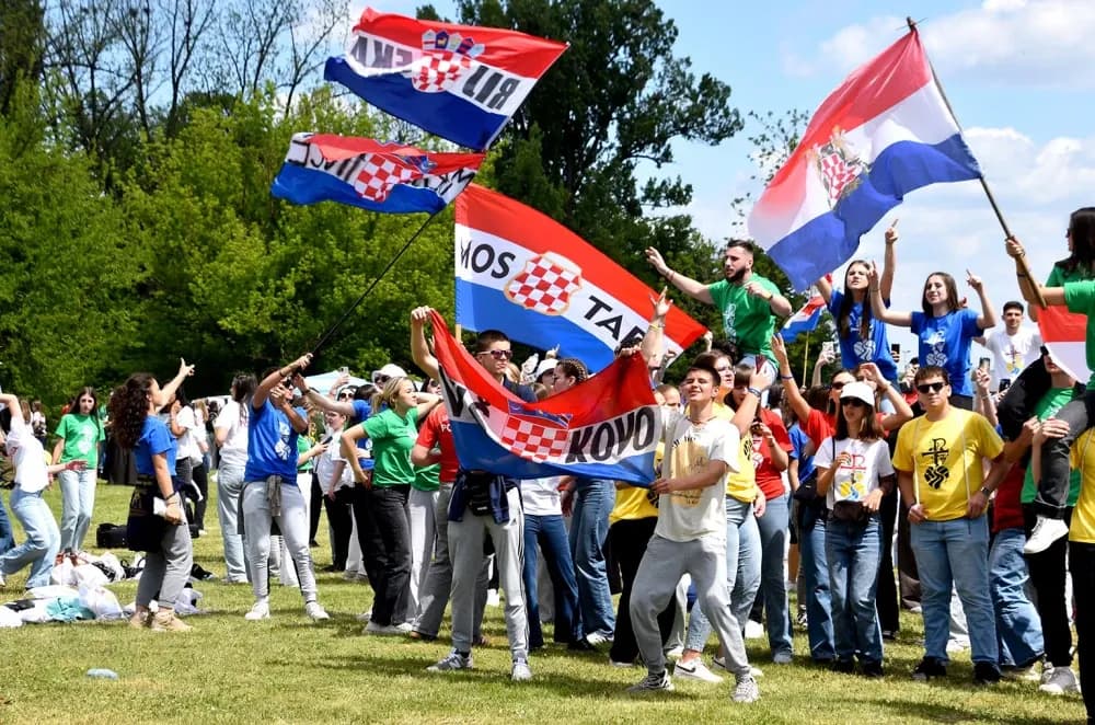MLADOST, VJERA I ZAJEDNIŠTVO: Tisuće hodočasnika preplavile Požegu na Susretu hrvatske katoličke mladeži