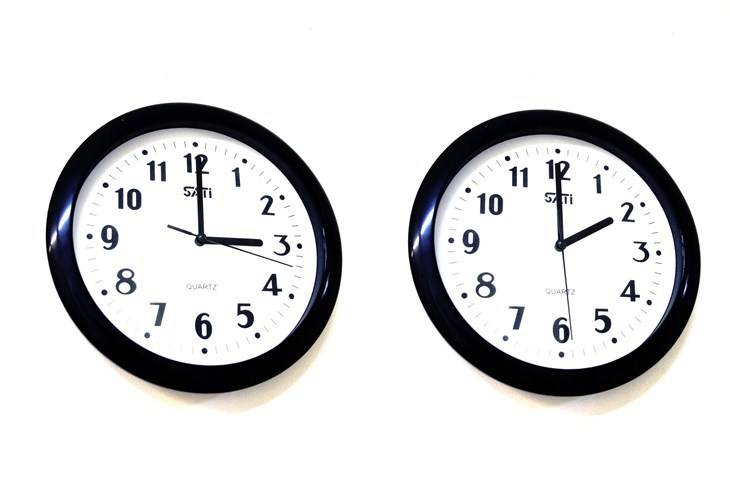 Prelazimo na zimsko računanje vremena, kazaljke sata vraćamo unatrag 60 minuta