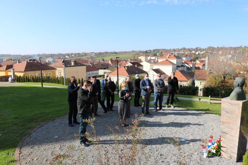 Pakračko gradsko izaslanstvo odalo počast povodom blagdana Svih svetih