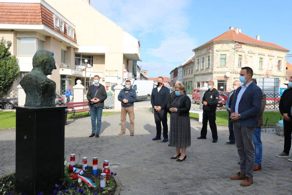 Pakračko gradsko izaslanstvo odalo počast povodom blagdana Svih svetih