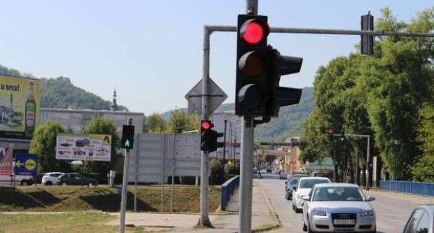 Pod utjecajem alkohola od 2,01 promil prošao kroz crveno