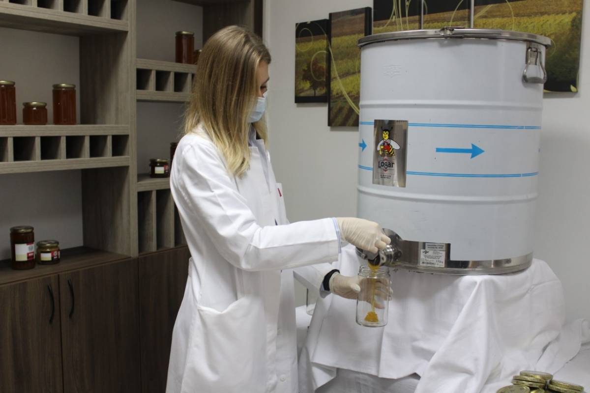 Održano punjenje veleučilišnog meda