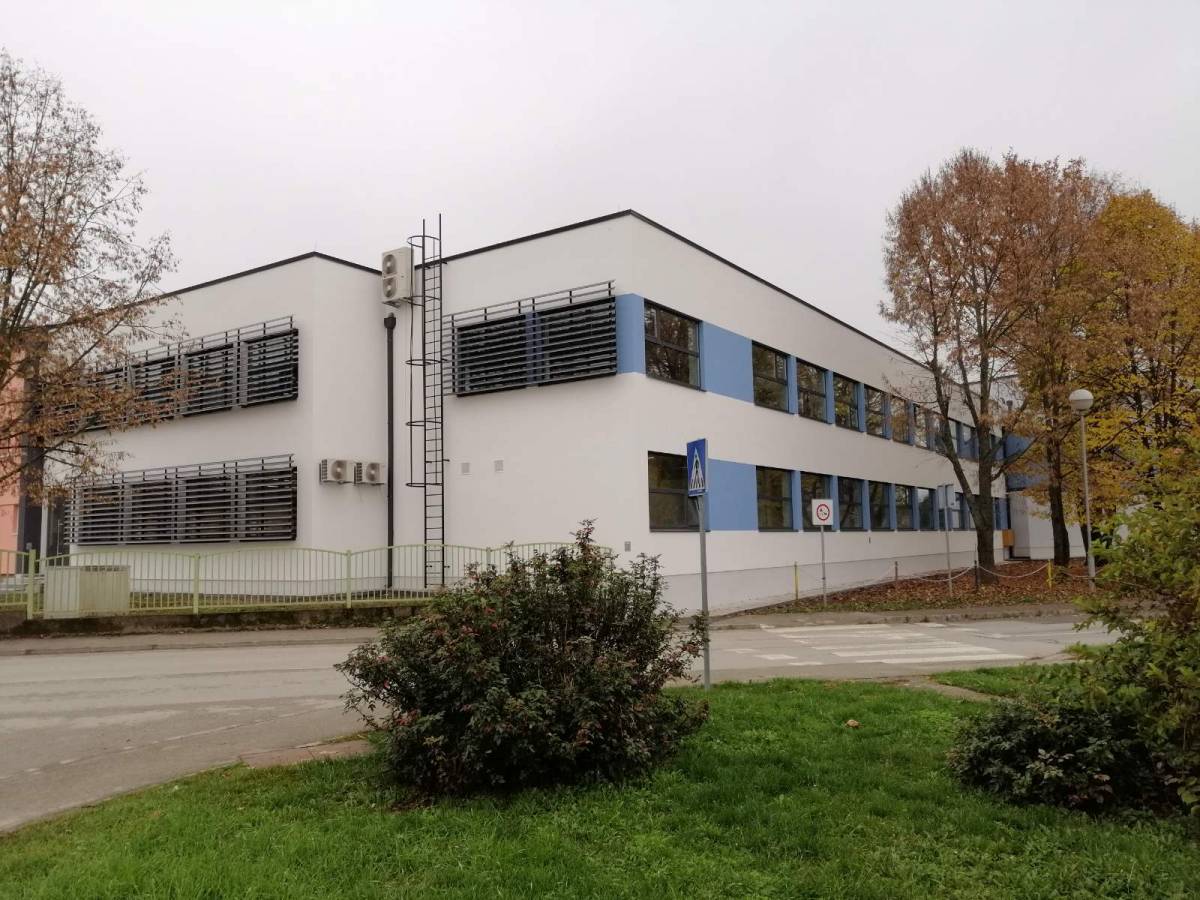 Fotogalerija nove prekrasne dvorane Cesarićeve škole u Požegi