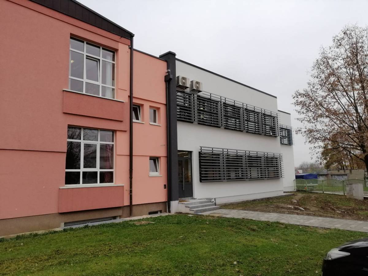 Fotogalerija nove prekrasne dvorane Cesarićeve škole u Požegi