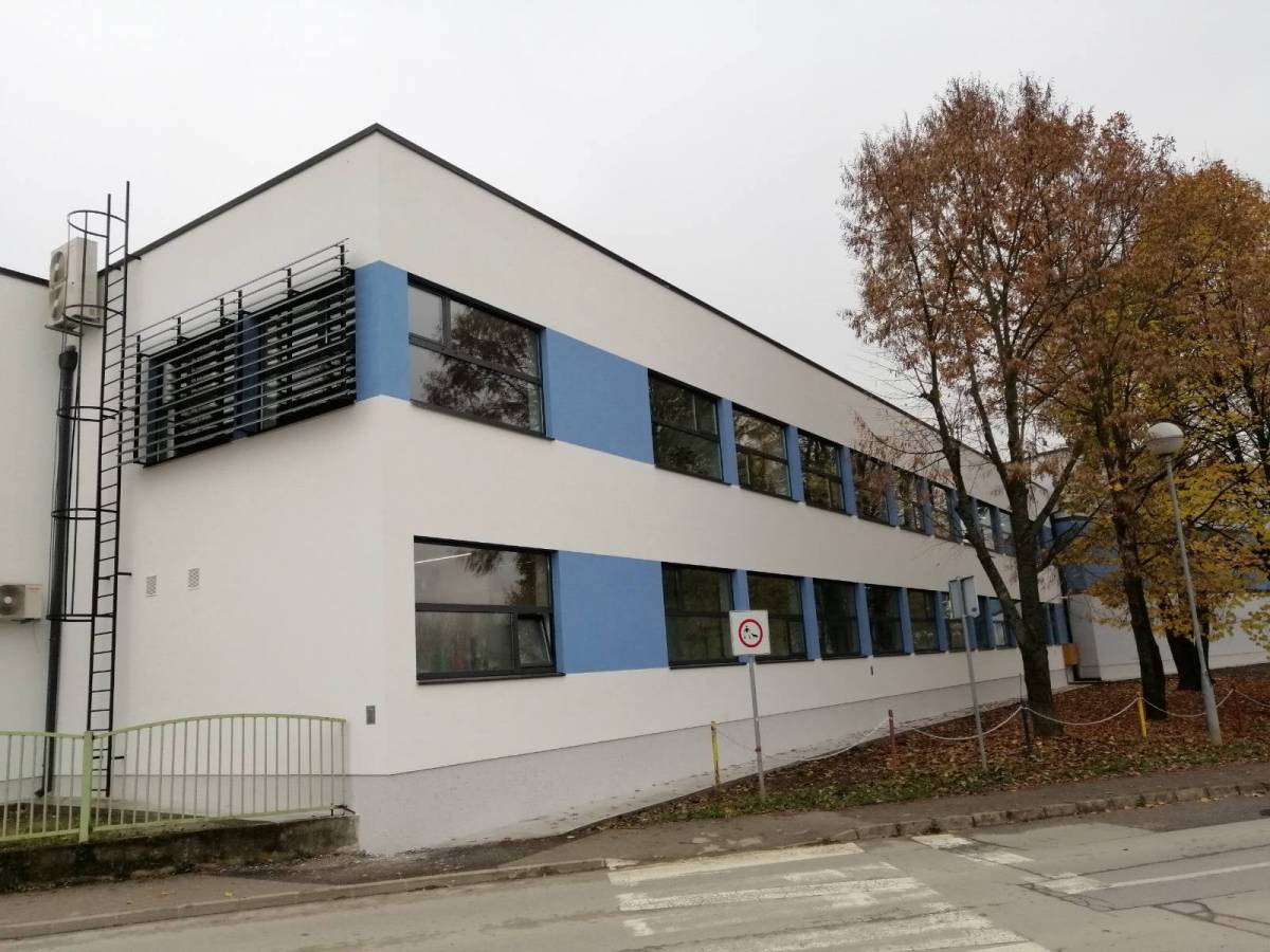 Fotogalerija nove prekrasne dvorane Cesarićeve škole u Požegi