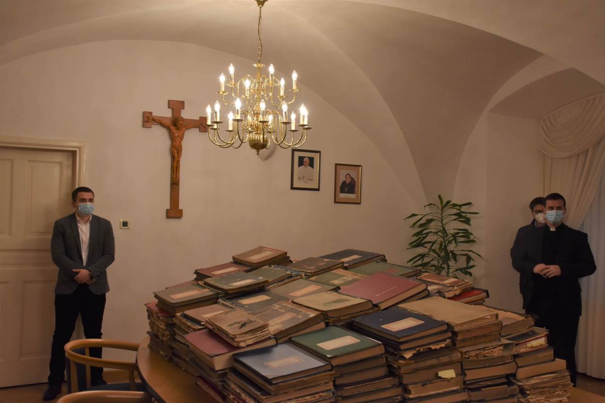 Požeškoj biskupiji vraćene matične knjige oduzete u vrijeme komunističke vladavine