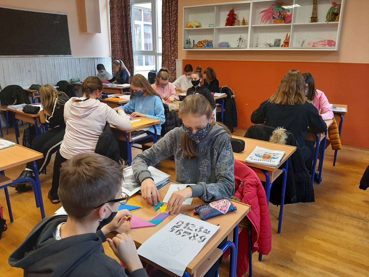 U O.Š. Dobriše Cesarića održala se Večer matematike u online okruženju