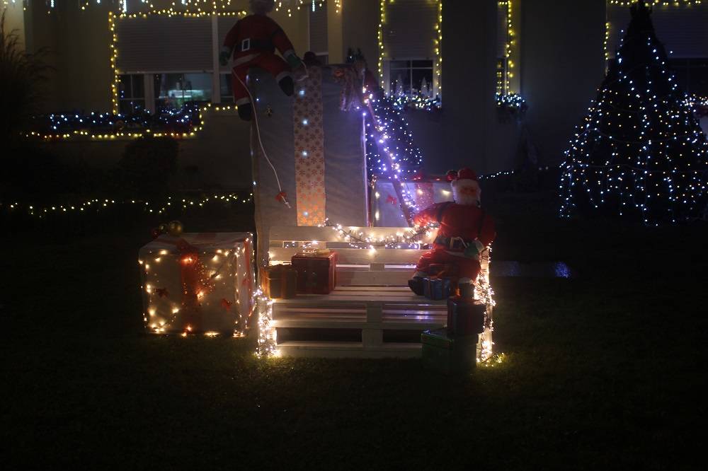 BOŽIĆNA BAJKA U SUSJEDSTVU: Obitelj Marijić stvorila je tradiciju uređenja svoje kuće s velikim brojem lampica