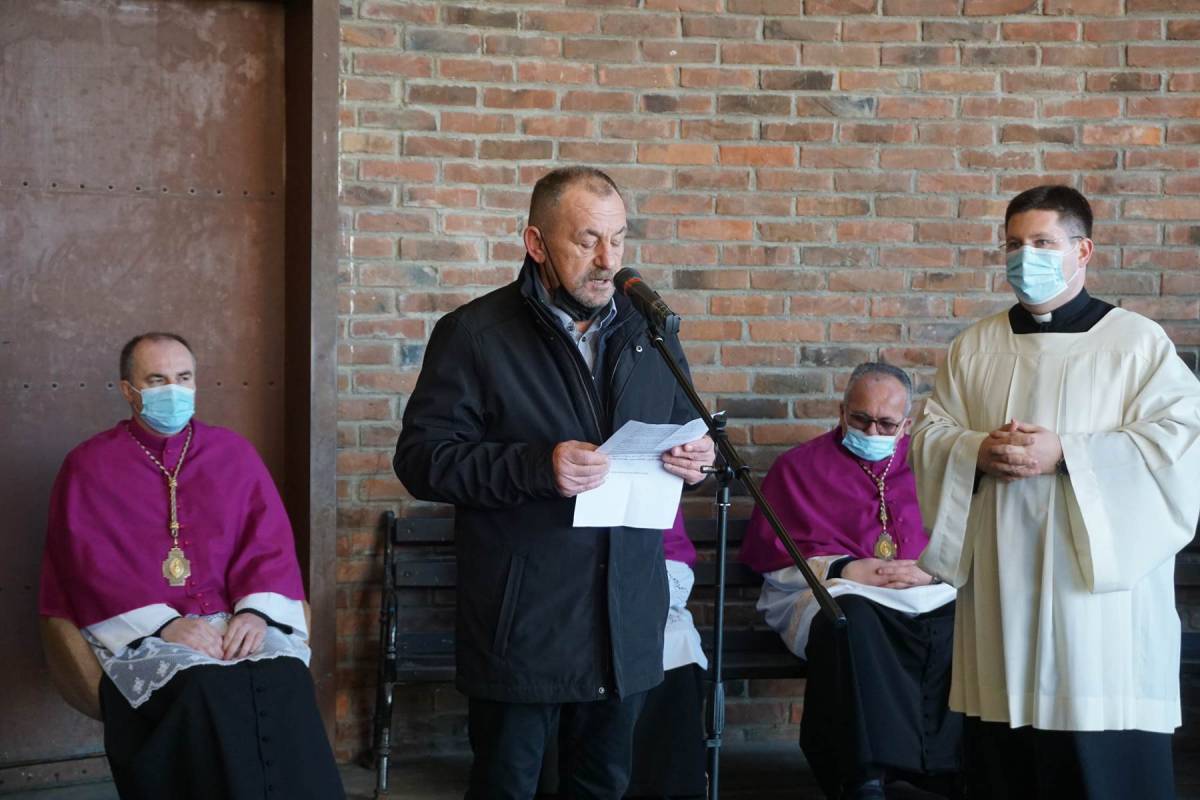 Sprovod svećenika Valentina Halića u Požegi