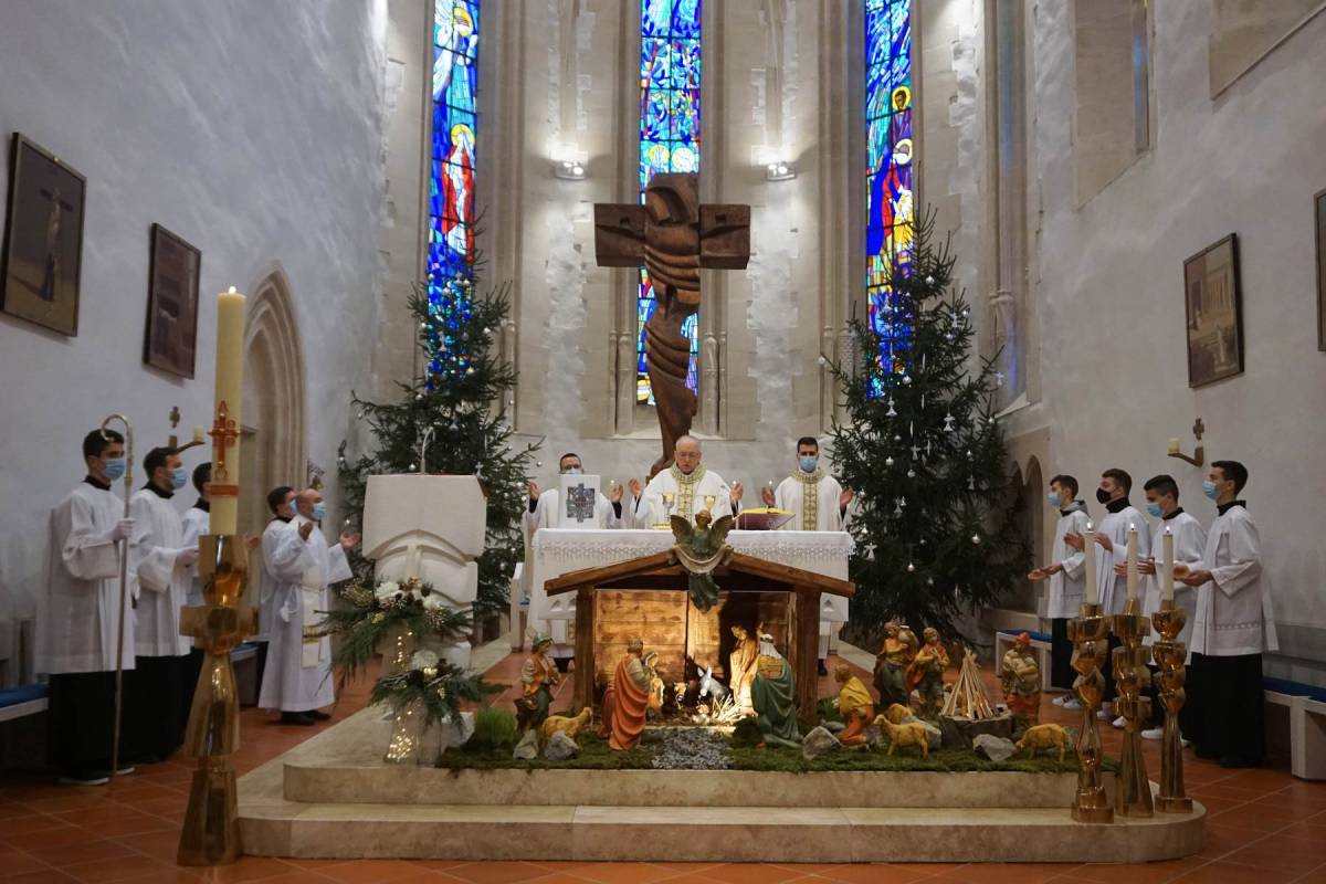Na blagdan Krštenja Gospodnjeg biskup krstio peto dijete u dvije voćinske obitelji