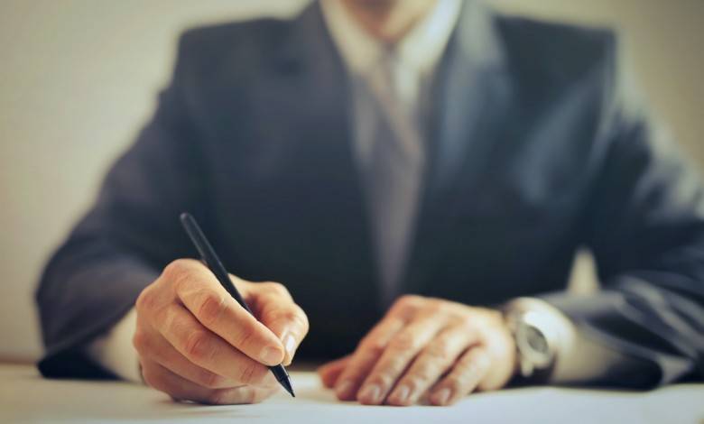 Pogledajte plaće direktora javnih tvrtki. Neki iznosi su astronomski