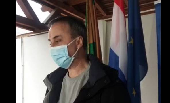 ʺPovećanje brojki je rezultat popuštanja mjera i druženja na terasama. Imamo 13 razreda u samoizolaciji!ʺ