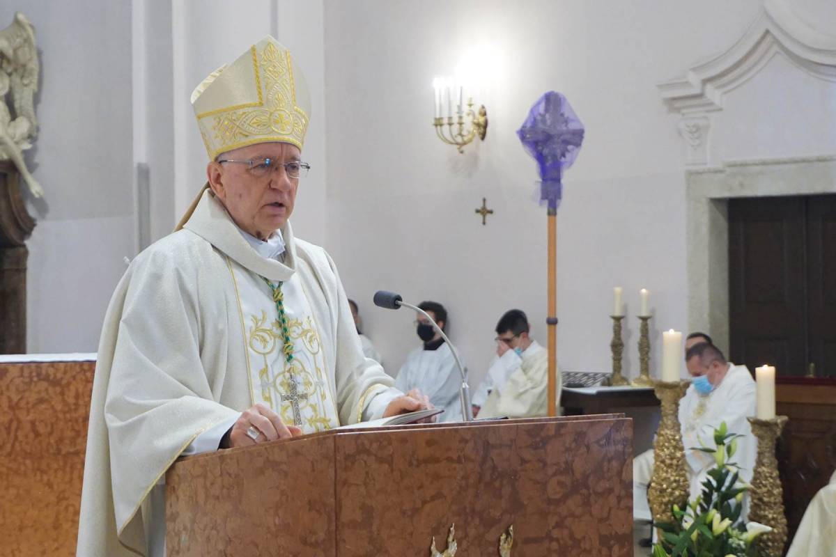 Misa posvete ulja na Veliki četvrtak u požeškoj Katedrali