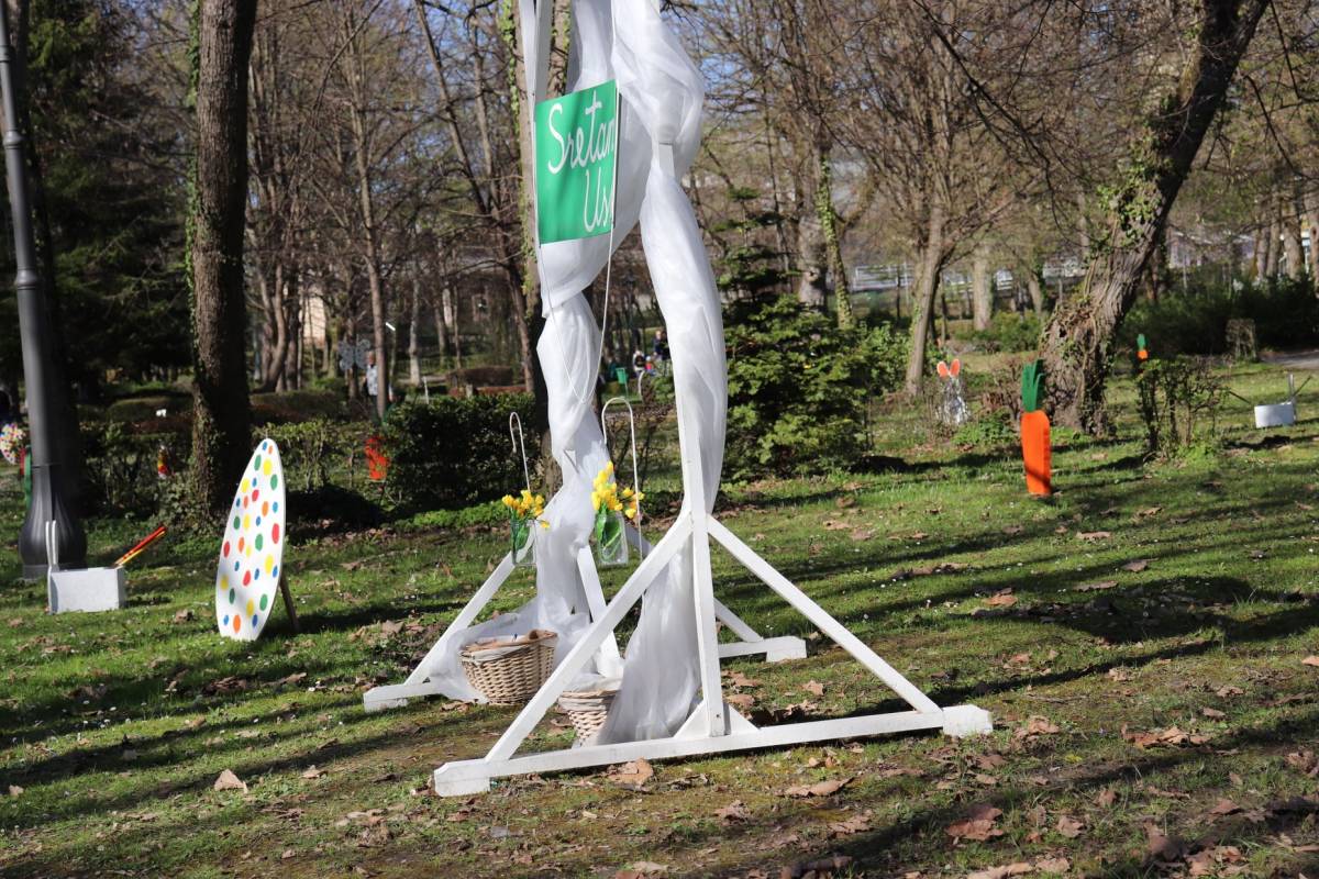 Zekograd – žamor i puno dječjeg smijeha u lipičkom parku