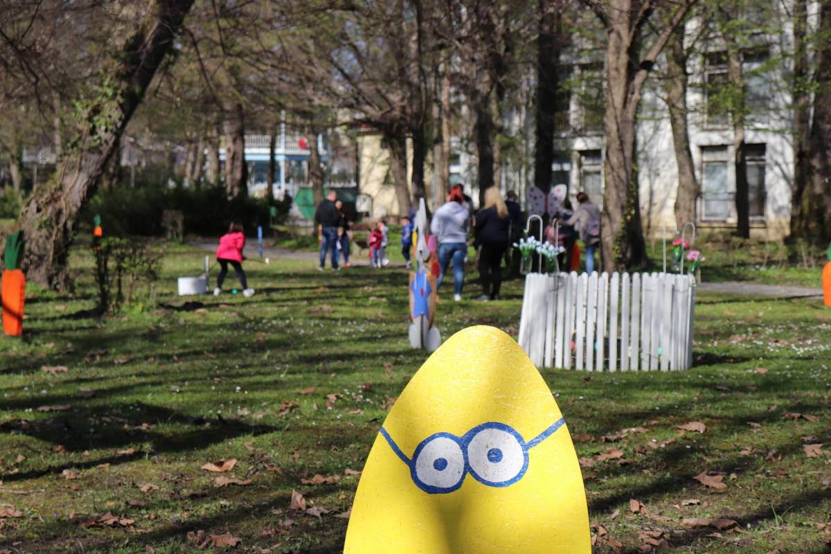 Zekograd – žamor i puno dječjeg smijeha u lipičkom parku