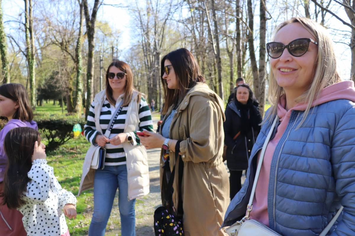 Zekograd – žamor i puno dječjeg smijeha u lipičkom parku