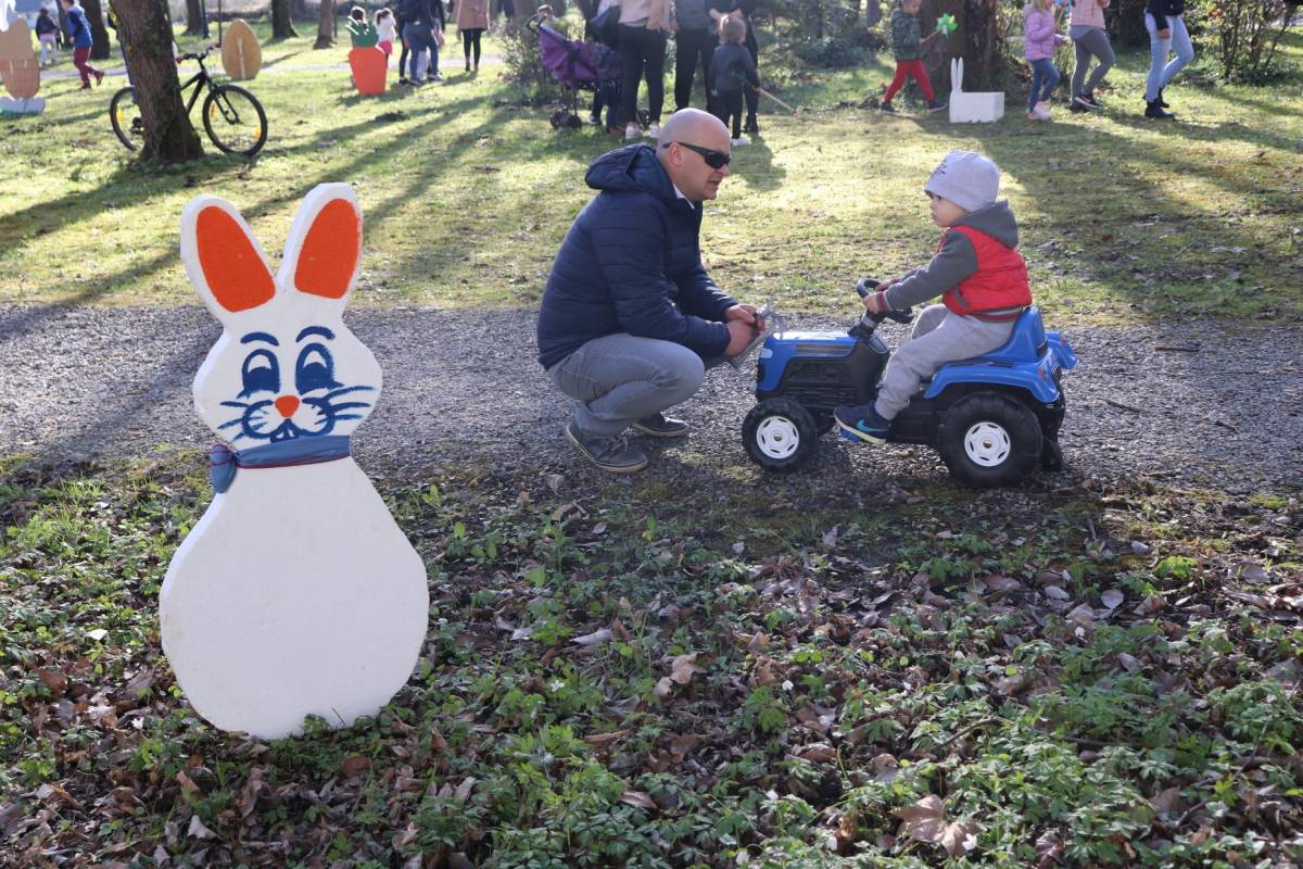 Zekograd – žamor i puno dječjeg smijeha u lipičkom parku