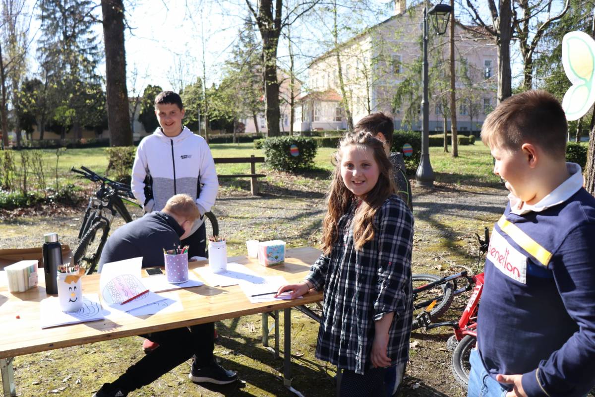 Zekograd – žamor i puno dječjeg smijeha u lipičkom parku