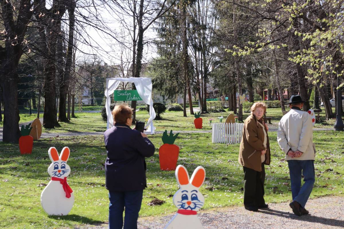 Zekograd – žamor i puno dječjeg smijeha u lipičkom parku