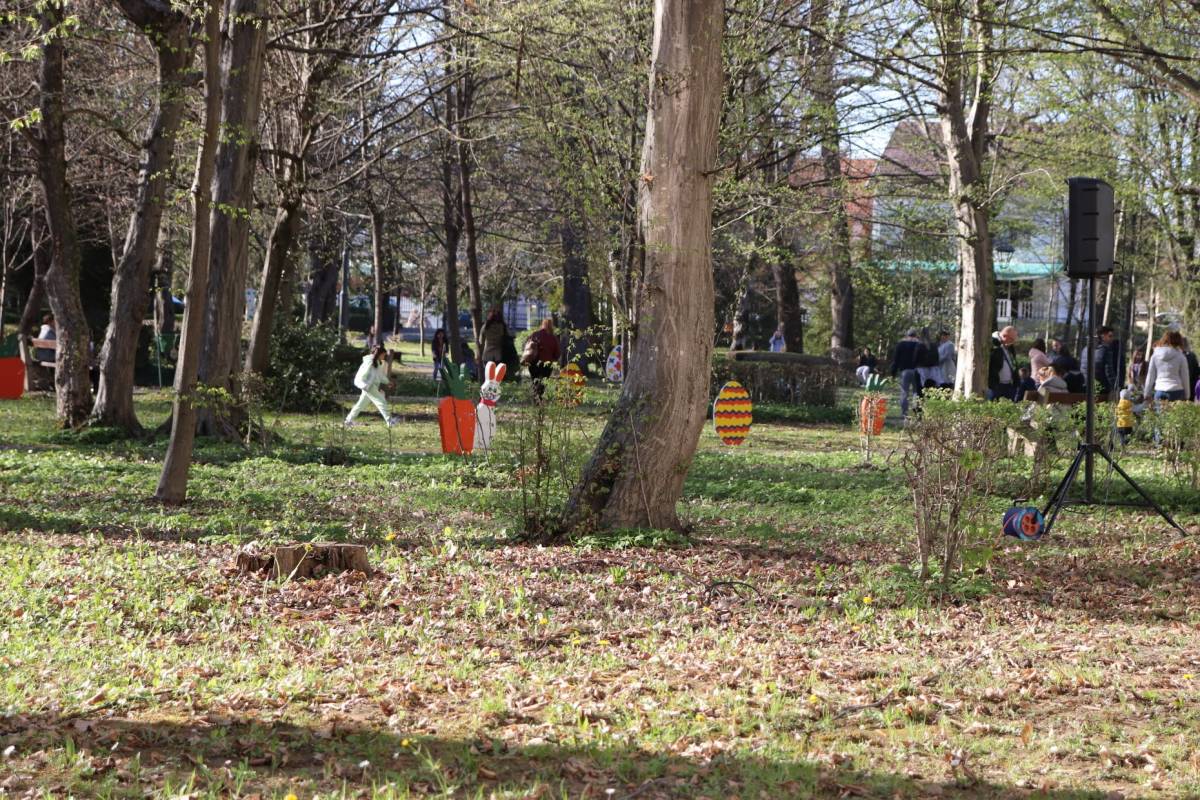 Zekograd – žamor i puno dječjeg smijeha u lipičkom parku