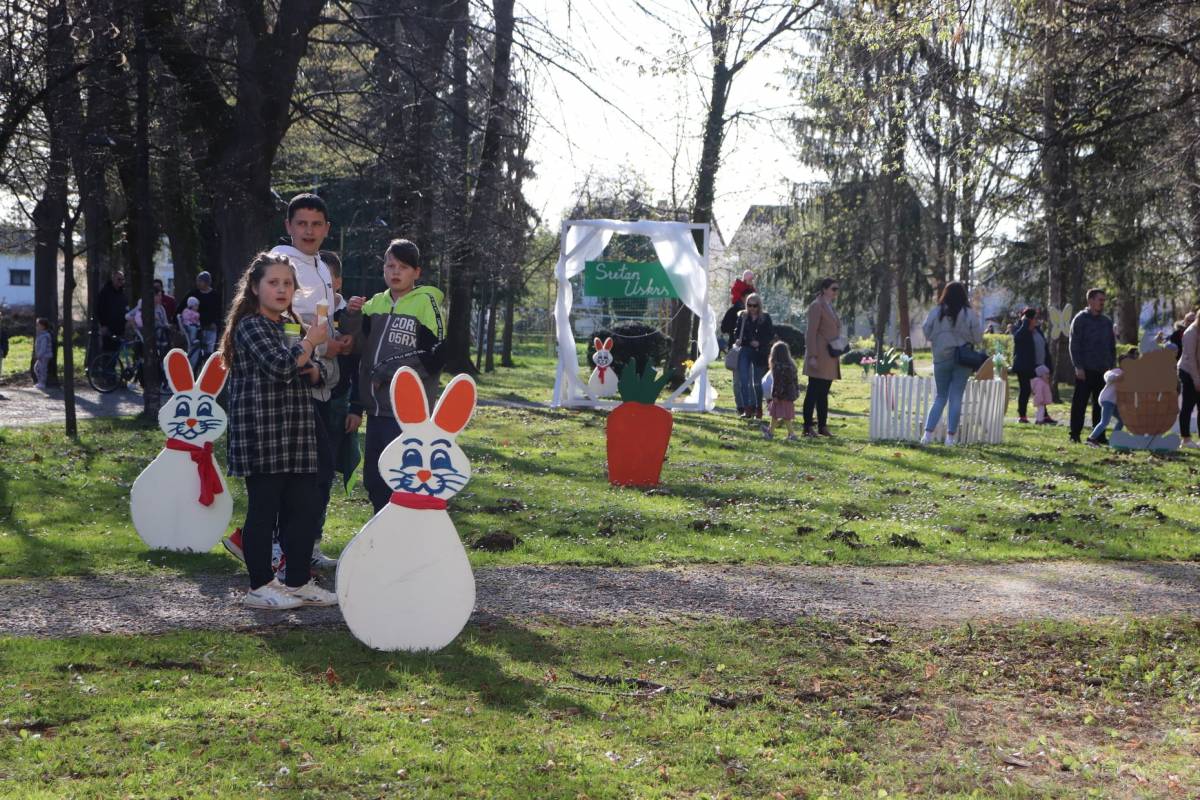 Zekograd – žamor i puno dječjeg smijeha u lipičkom parku