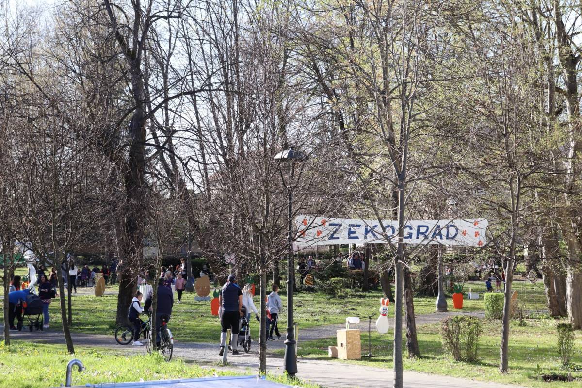 Zekograd – žamor i puno dječjeg smijeha u lipičkom parku