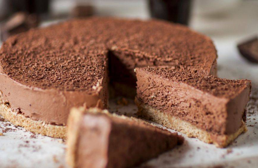 Najlakši recept: Čokoladni cheesecake bez pečenja gotov za 15 minuta