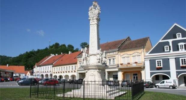 Izaći na izbore ili iduće četiri godine pljuvati po politici iz kvartovskih kafića?