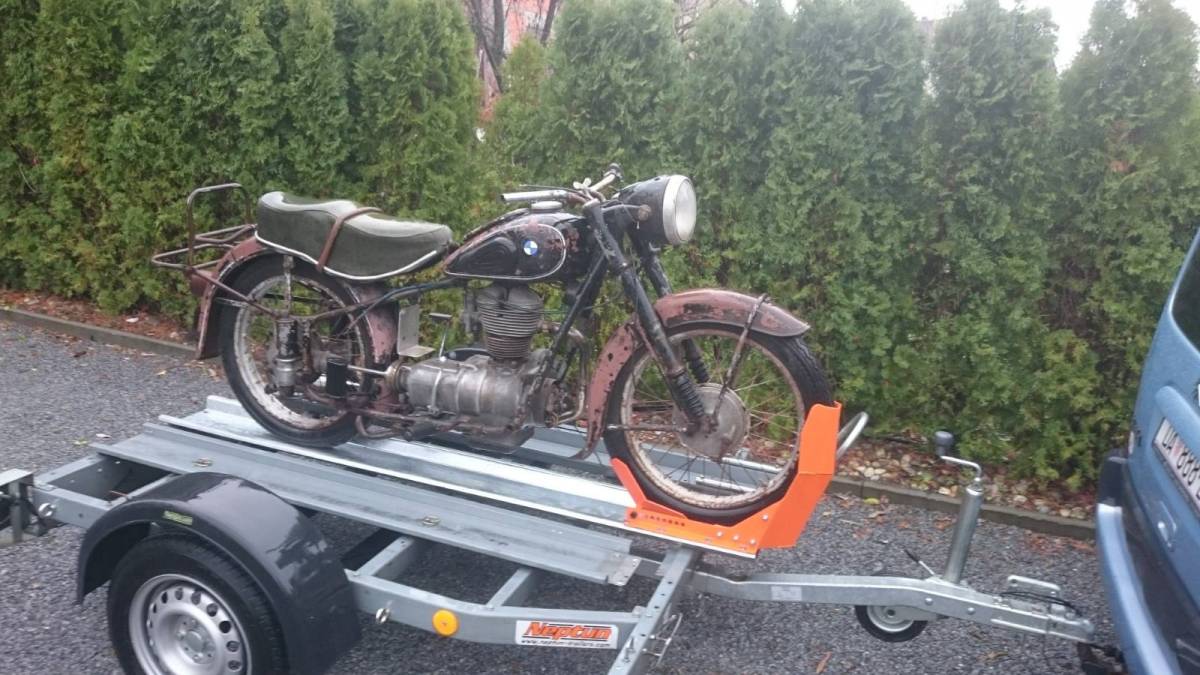 Zlatne ruke majstora Zeca: Darijo Adžijević restaurirao vrijednu BMW Issetu iz 1957. godine