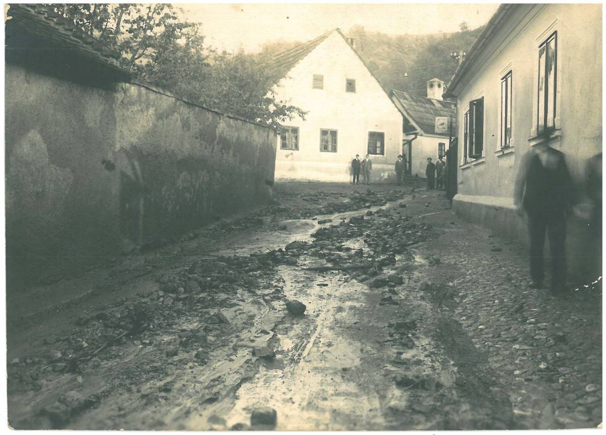 Pogledajte kako je prije 115 godina izgledala poplava u Požegi