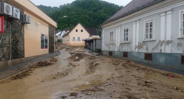 Pogledajte kako je prije 115 godina izgledala poplava u Požegi