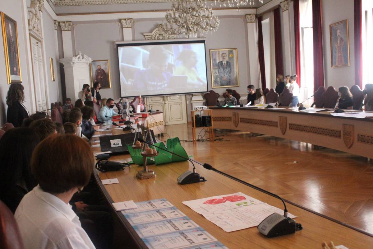 Dodjela nagrada ʺKreativni i neovisniʺ učenicima srednjih i osnovnih škola