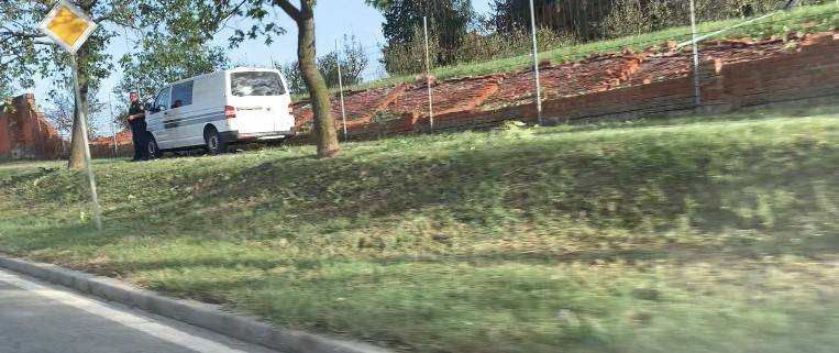 Jak vjetar urušio zid na ženskom zatvoru u Požegi