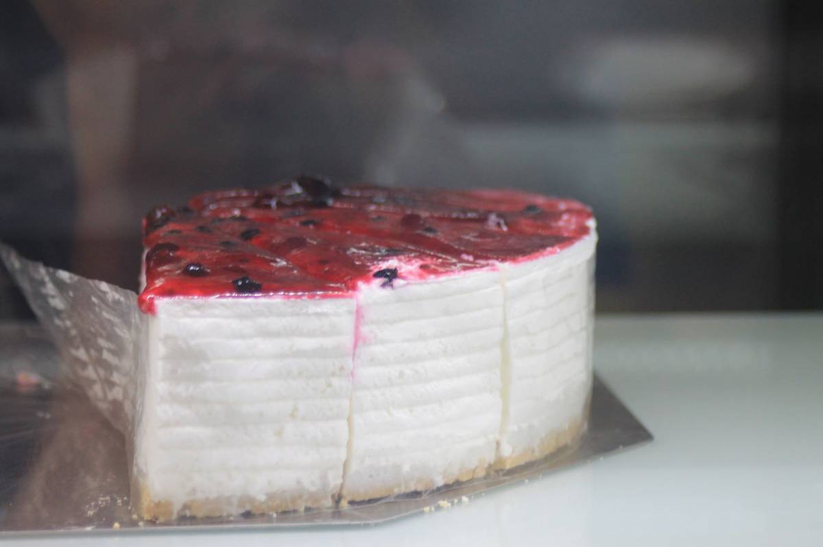 Slastičarnica Aroma kolačima i sladoledom počastila požeške vatrogasce