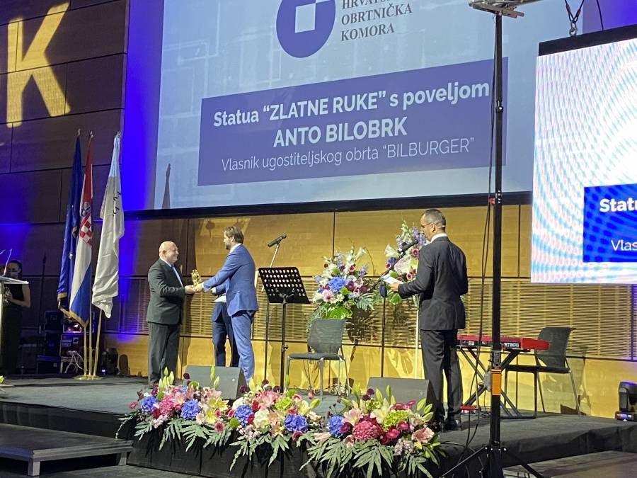 Požežanin Anto Bilobrk, vlasnik Bilburgera, dobitnik nagrade ʺZlatne rukeʺ