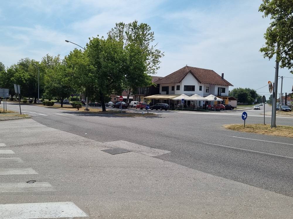 SHOPPING MEKA PATI ZBOG KORONE: Ulice Bosanskog Broda prazne nedjeljom