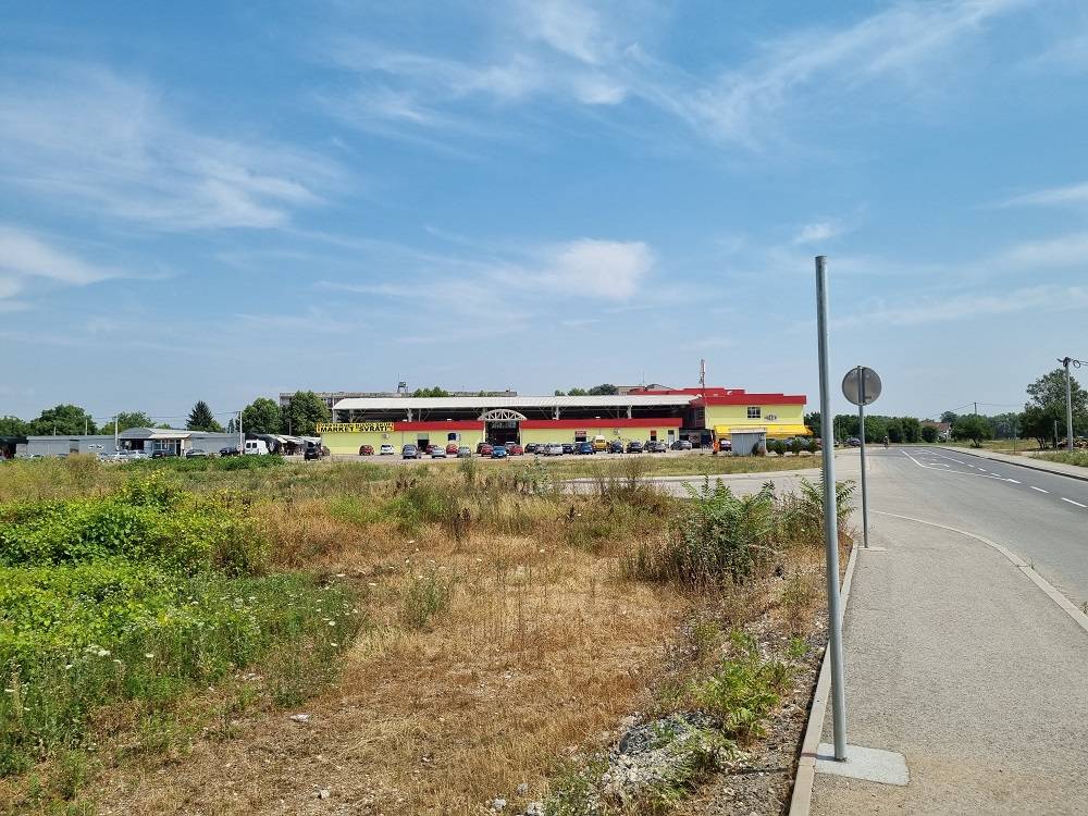 SHOPPING MEKA PATI ZBOG KORONE: Ulice Bosanskog Broda prazne nedjeljom