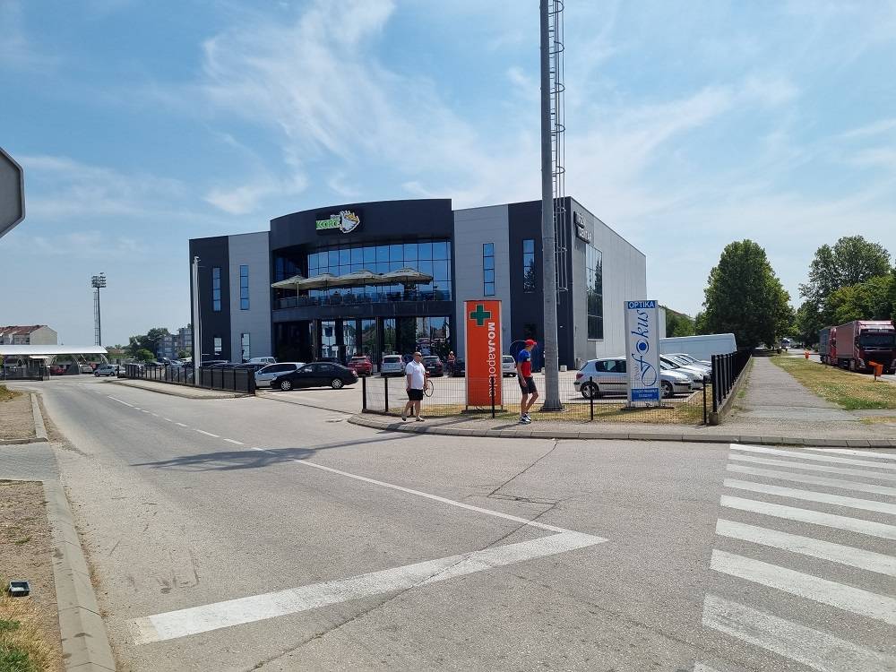 SHOPPING MEKA PATI ZBOG KORONE: Ulice Bosanskog Broda prazne nedjeljom