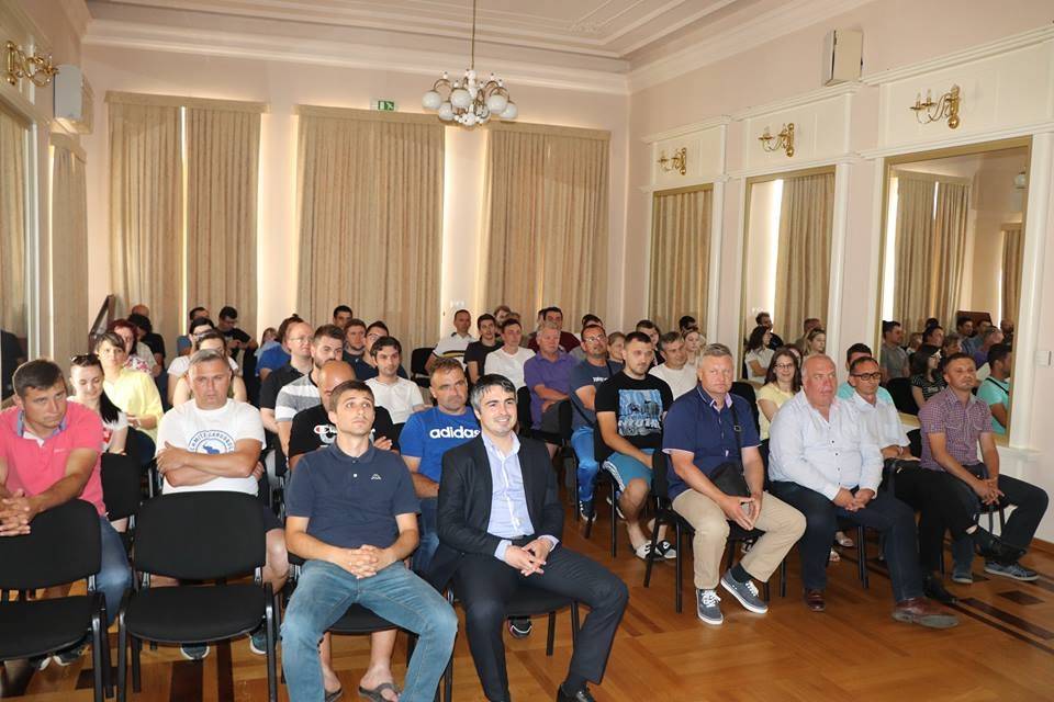 Na završnoj konferenciji predstavljeno LIPIK ALE, prvo nogometno pivo